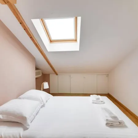 C059-splendid With Air Conditioned - *