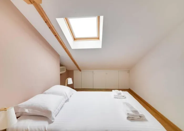 C059-splendid With Air Conditioned - *